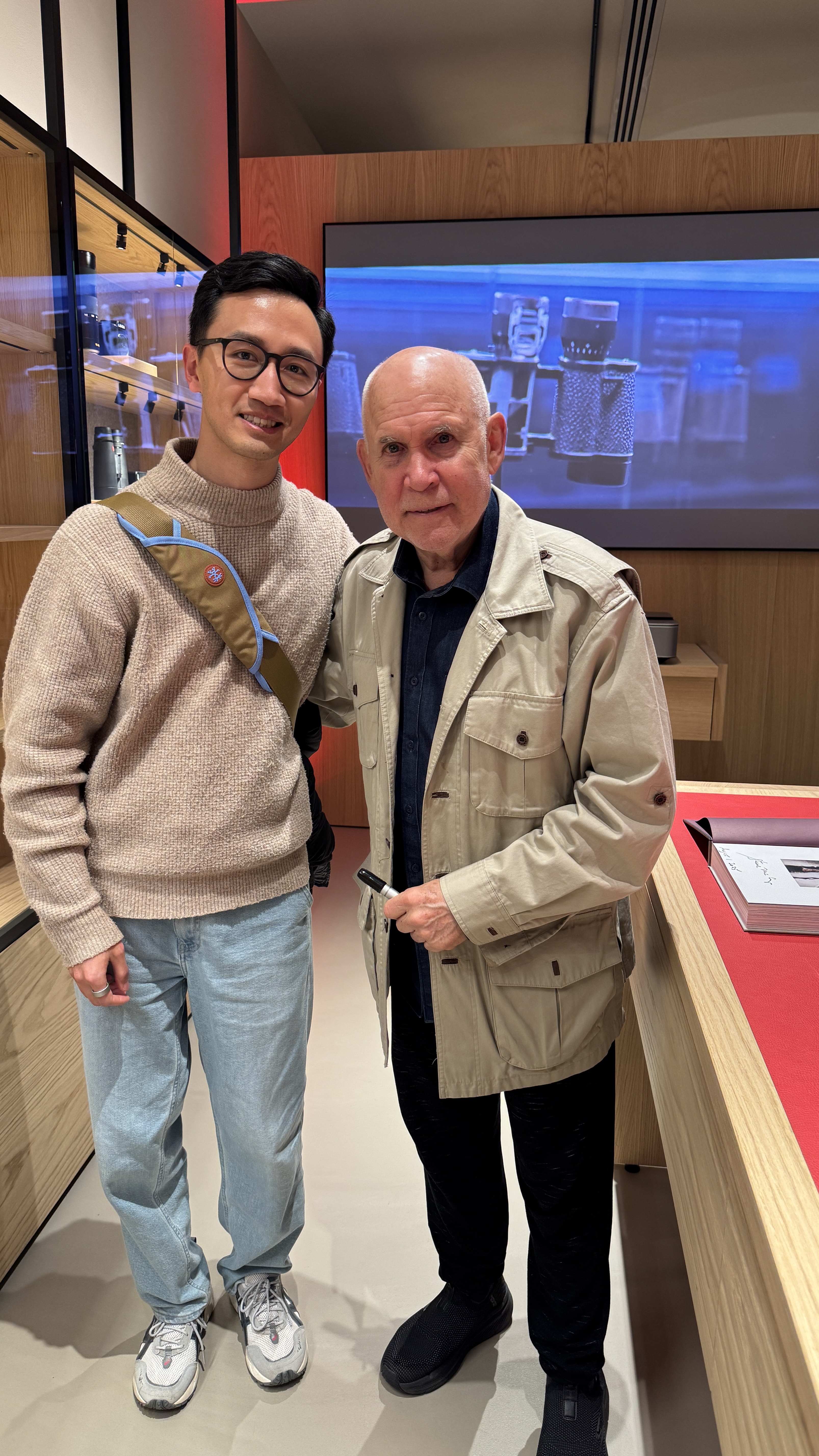 Steve McCurry speaking at the Leica event